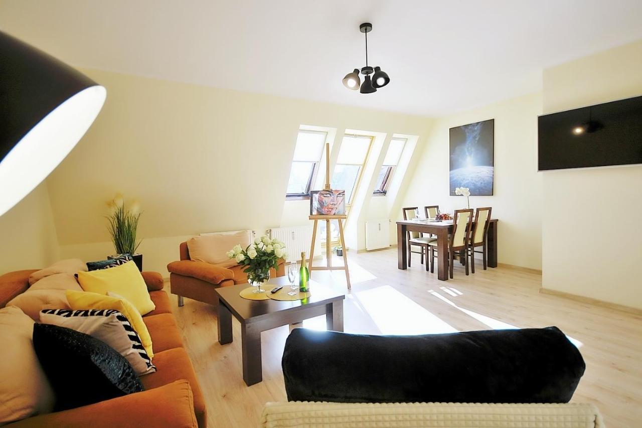 50 M Do Plazy Thobruk Apartamenty Piekna Dama Z Kolobrzegu Bagian luar foto