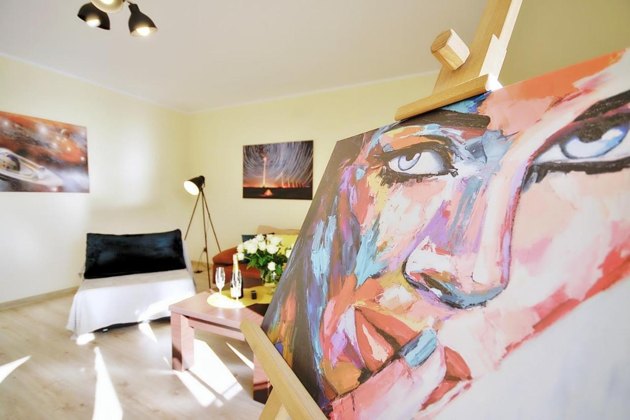 50 M Do Plazy Thobruk Apartamenty Piekna Dama Z Kolobrzegu Bagian luar foto