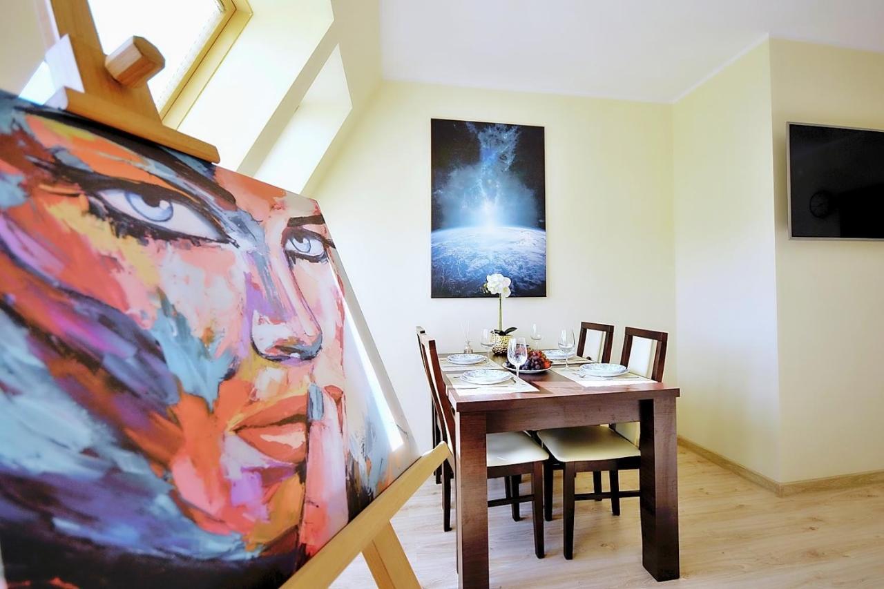 50 M Do Plazy Thobruk Apartamenty Piekna Dama Z Kolobrzegu Bagian luar foto