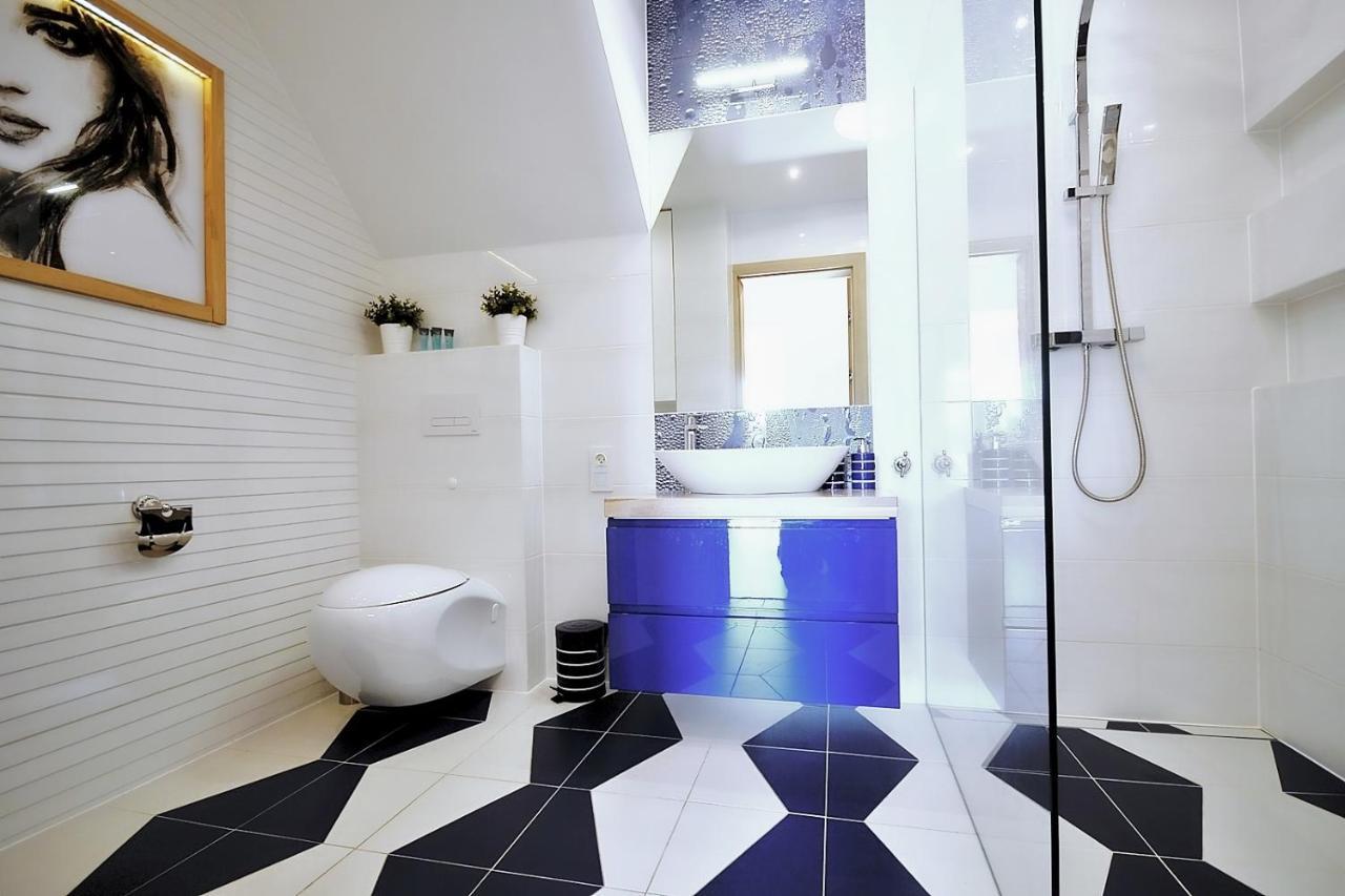 50 M Do Plazy Thobruk Apartamenty Piekna Dama Z Kolobrzegu Bagian luar foto