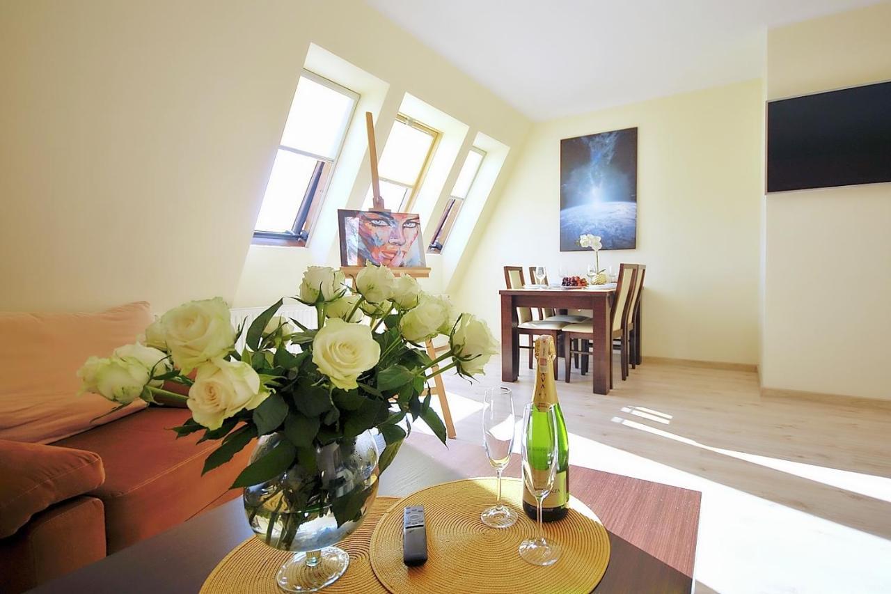 50 M Do Plazy Thobruk Apartamenty Piekna Dama Z Kolobrzegu Bagian luar foto