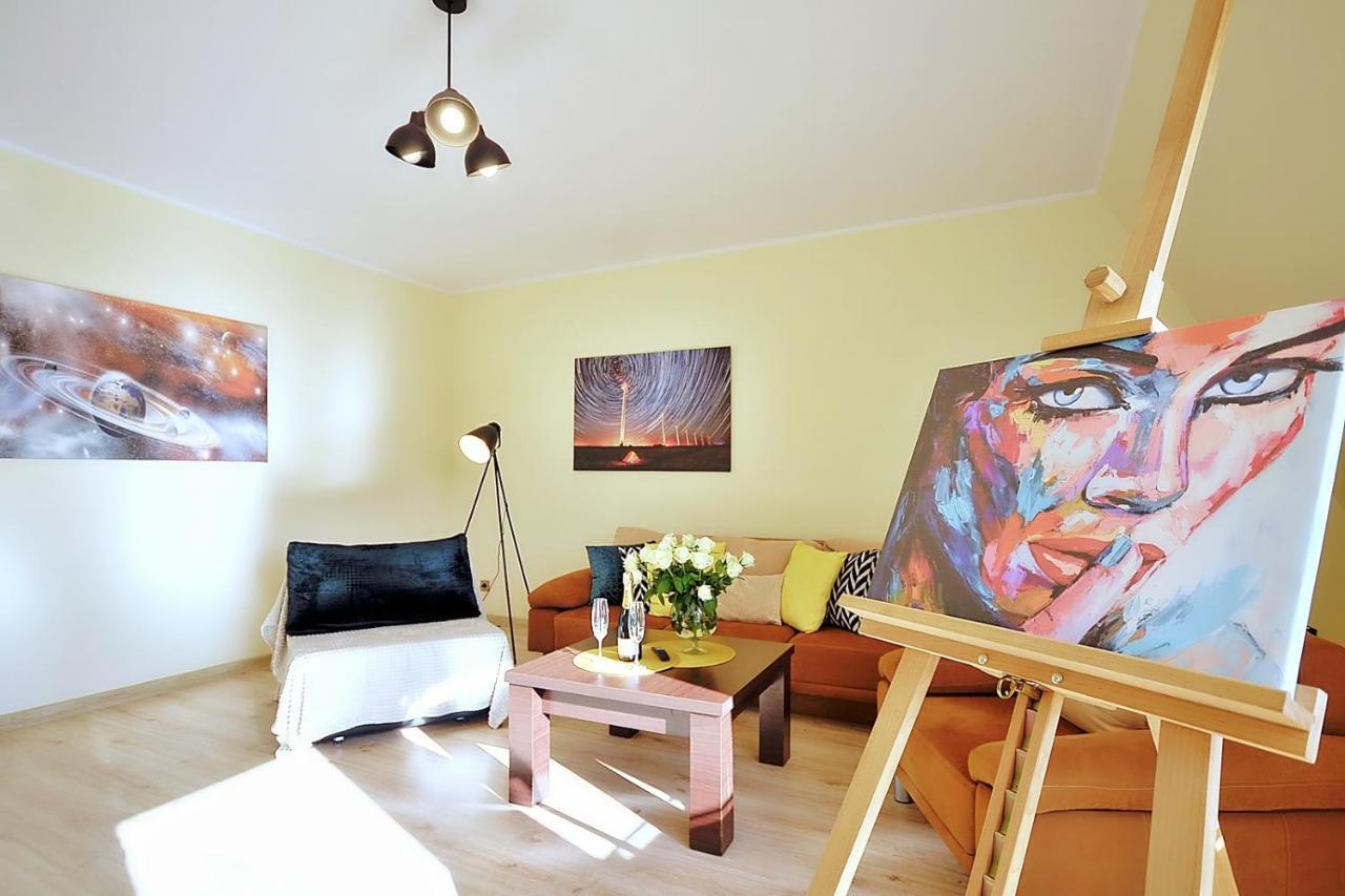 50 M Do Plazy Thobruk Apartamenty Piekna Dama Z Kolobrzegu Bagian luar foto