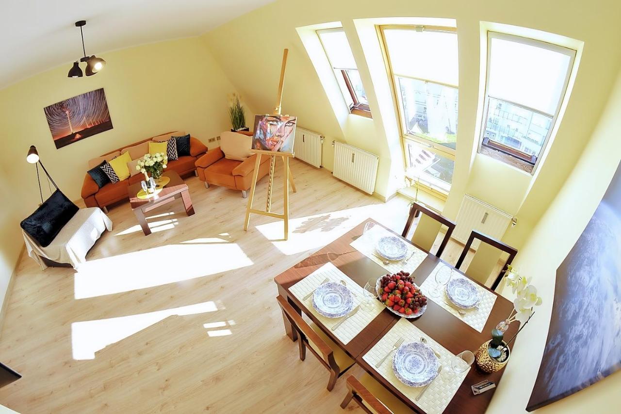 50 M Do Plazy Thobruk Apartamenty Piekna Dama Z Kolobrzegu Bagian luar foto