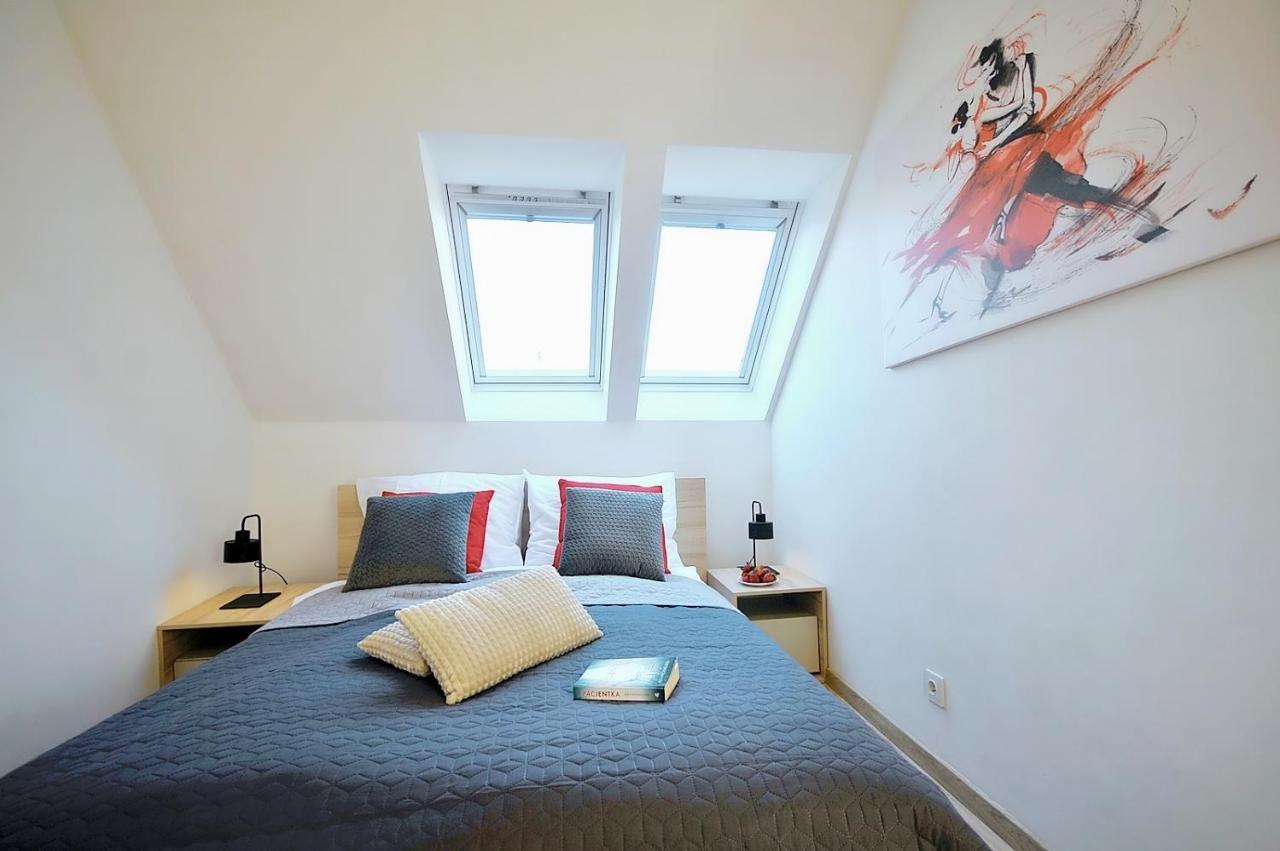 50 M Do Plazy Thobruk Apartamenty Piekna Dama Z Kolobrzegu Bagian luar foto