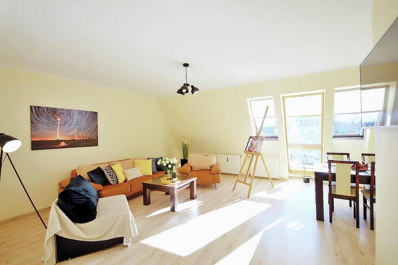 50 M Do Plazy Thobruk Apartamenty Piekna Dama Z Kolobrzegu Bagian luar foto