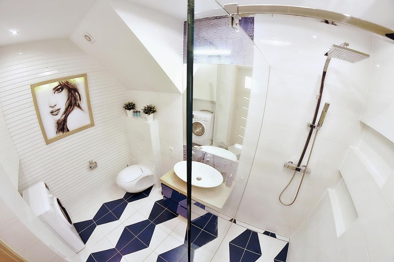 50 M Do Plazy Thobruk Apartamenty Piekna Dama Z Kolobrzegu Bagian luar foto